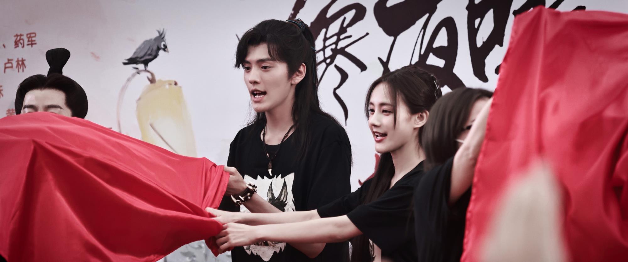 周旭阳嘉应 李一桐新戏《九霄寒夜暖》开机，资源降级，搭档小7岁男爱豆