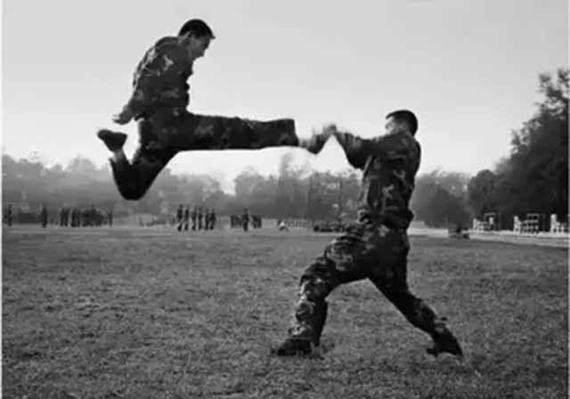 特种兵|2009年国际特种兵竞赛，张金涛率队破纪录，打败欧美13支特种部队