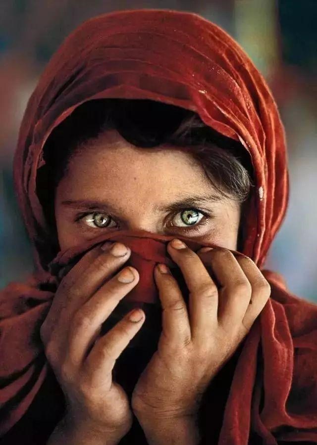 阳光语言矫正说|她的双眼直抵心灵，多年后摄影师再次见到她时，现状却令人唏嘘