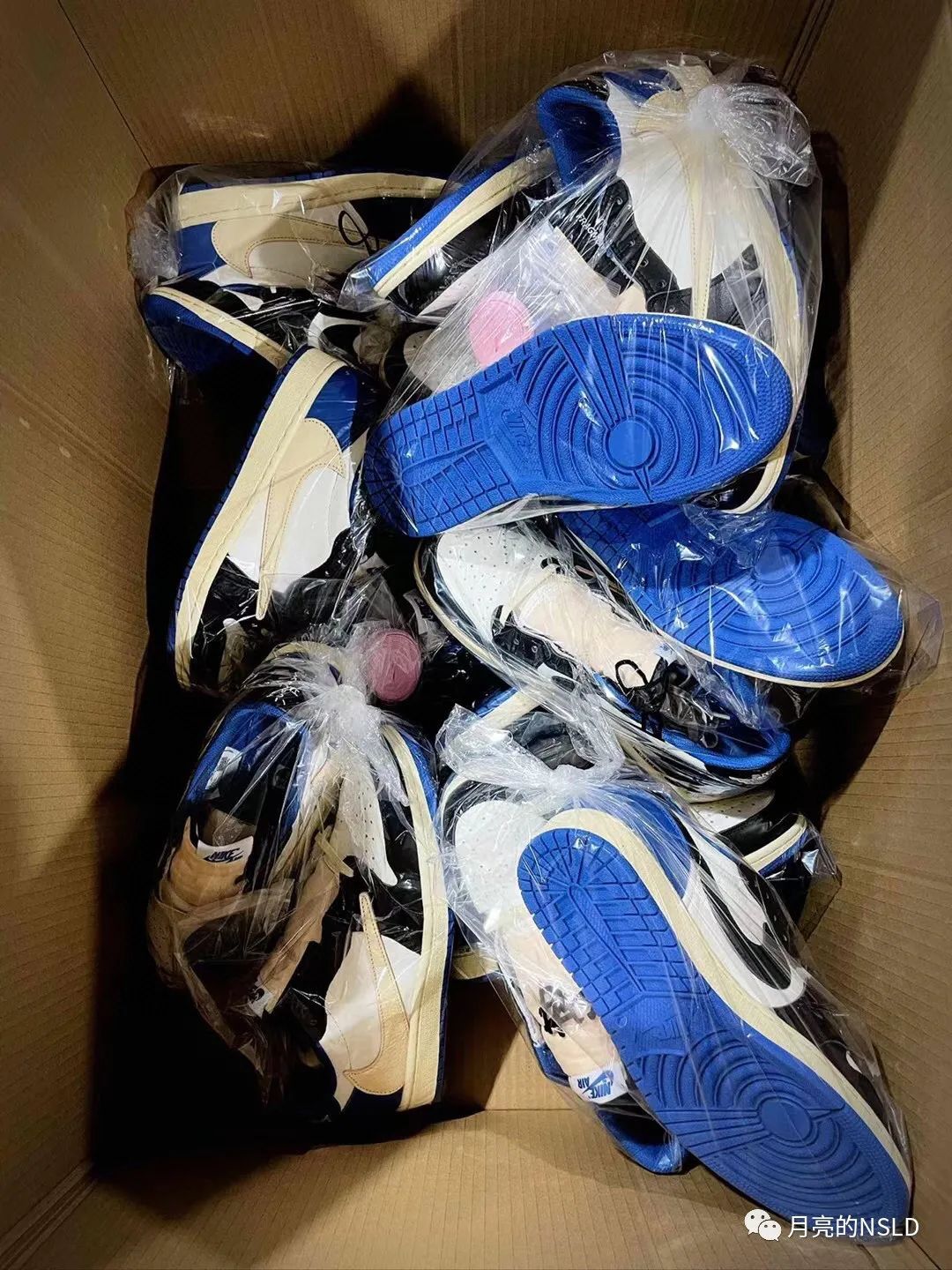 难舍离断|aj1倒钩闪电会是今年最贵的鞋吗?藤原浩阻止Travis Scott 将高帮做成黑蓝脚趾