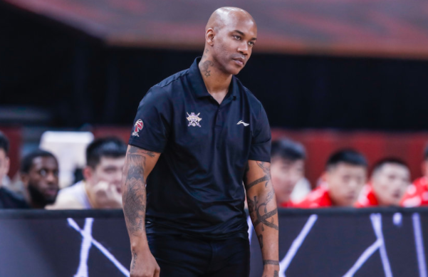 新疆男籃|恭喜！新疆男籃簽下CBA超級外援，昔日FMVP能否帶隊打進(jìn)季后賽？