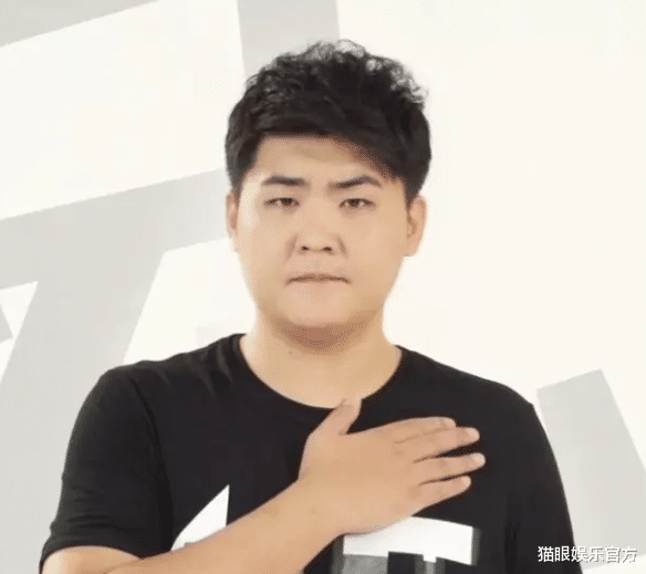 闫学晶|于谦为闫学晶儿子主持拜师仪式，满脸通红疑喝不少，一瓶酒4位数