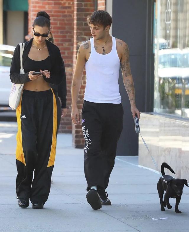 赵又廷|男星街拍 | 陈飞宇金发造型亮相，哈里和梅根现身纽约