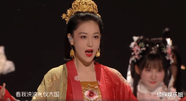 张馨予|张馨予《浪姐2》成团夜穿汉服，颜值360度无死角，现场比精修还美