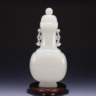 |和田玉双耳盖瓶、