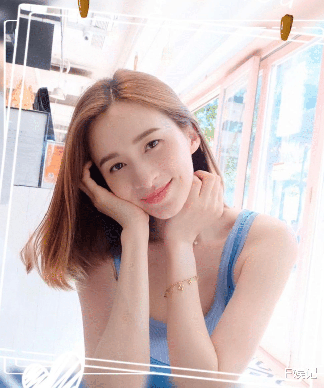 李沁|前TVB女艺人晒全家福庆祝儿子出生6个月：爸爸妈妈的开心果