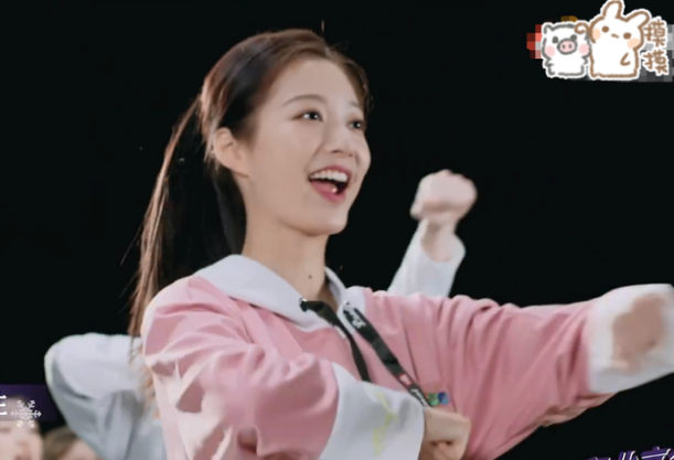 许茹芸|“领诵员”冯琳再次亮相，为冬奥会宣传，C位领舞让人眼前一亮