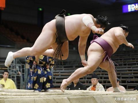 噩耗！倒地後6分鐘未獲救治，28歲日本相撲選手重傷去世-圖3