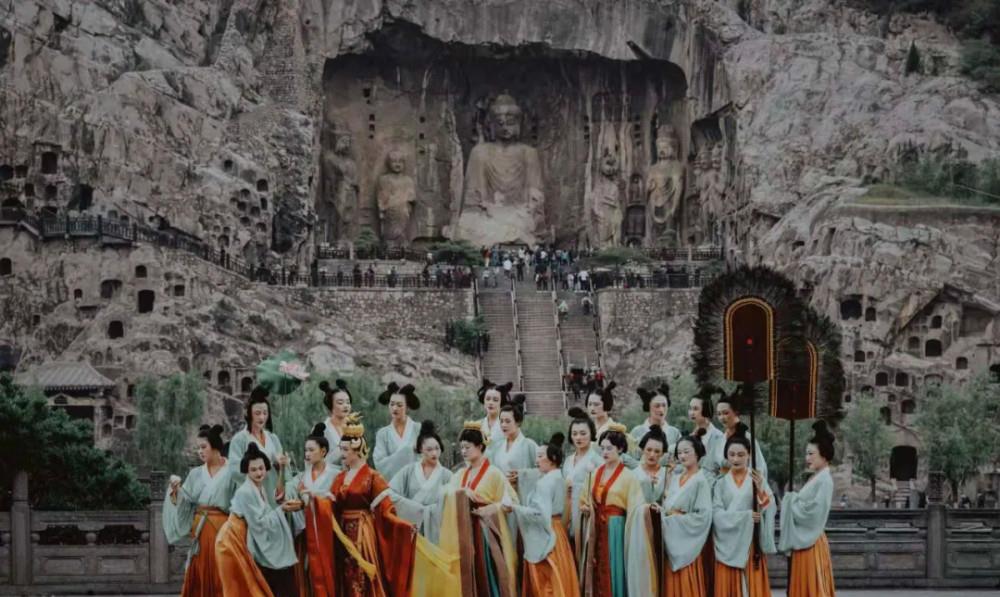 温暖的暖阳 1934年，美国人和文物贩子签盗卖帝后礼佛图合同，痛失浮雕国宝