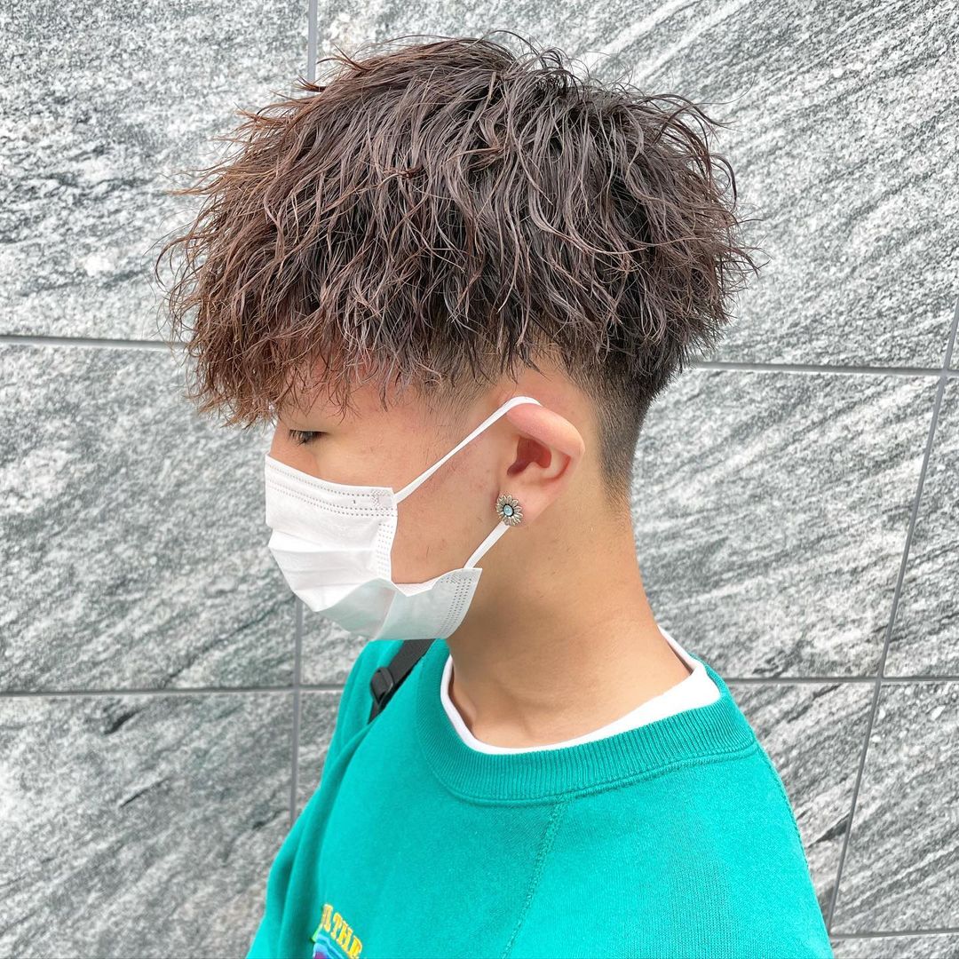 镜子发型 2021极具人气的8种男士发型,帅气有型不落伍,适合大多数男士