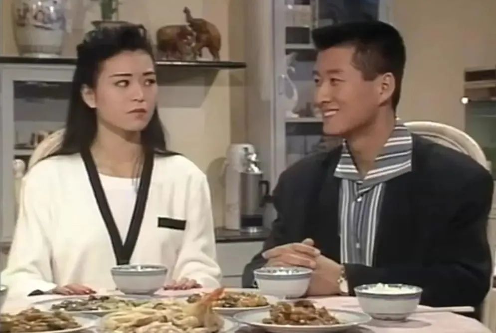 抗癌|伍咏薇：21岁结婚13天丧夫，媚到骨子里的她，到底有多惊艳！