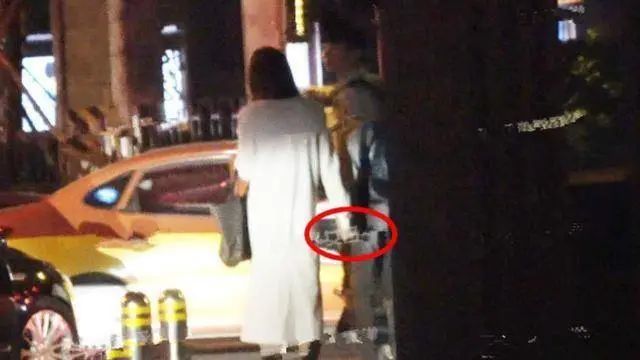 白举纲|官宣！承认已婚3年，节目上戴婚戒，娱乐圈集体祝福