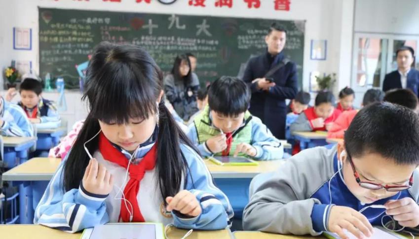 高秀花说育儿|一二年级不布置作业不考试，一线老师抱怨：打不好基础谁负责