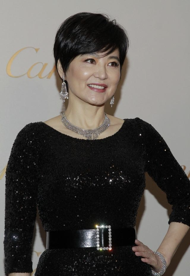 闲鱼有话说|林青霞美了一辈子，67岁穿“星空裙”还有曲线美，气质越老越高级