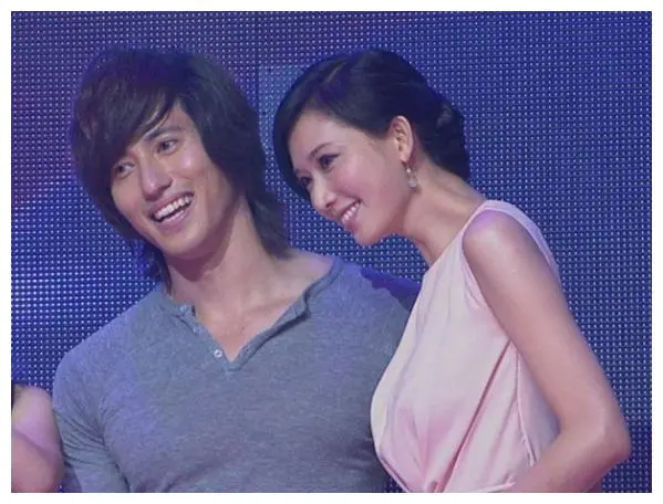 李坤城|突然离婚!国民夫妻撕破脸,双双出轨被抓包?