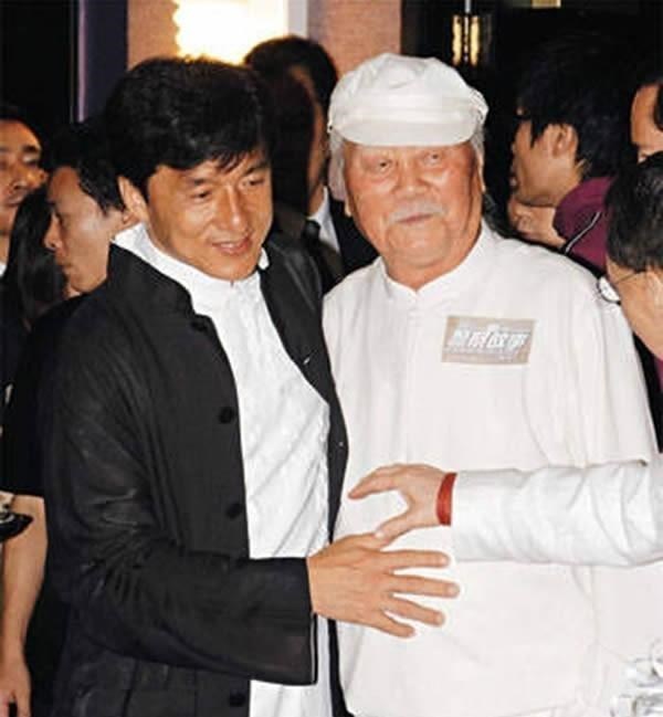 成龙|成龙同父异母的大哥：10岁被父亲抛弃，73岁才见到成龙第一面