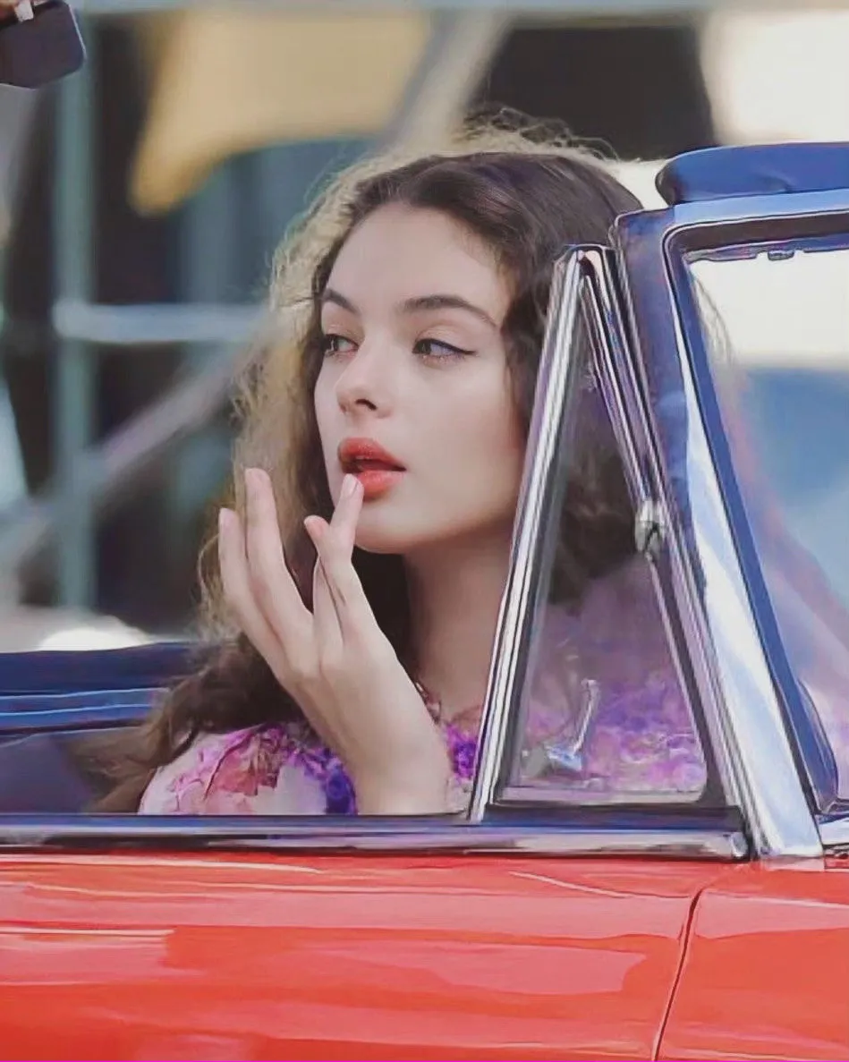 沈月|袁咏仪儿子神颜曝光！网友疯狂被圈粉：弟弟快出道吧！