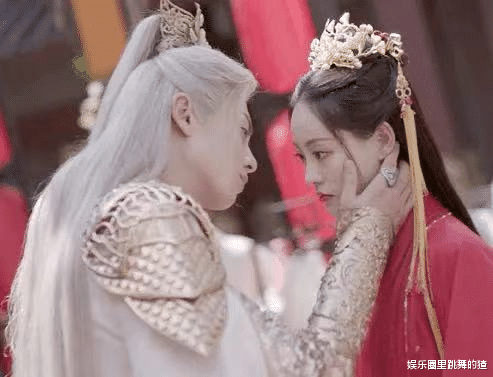 司藤|开播首日收视突破4000万,8集就碾压《司藤》,它才是行业黑马?