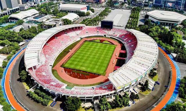 心安是归处 广州一“丑陋”建筑走红，斥资120亿打造，却被戏称“大花棉被”