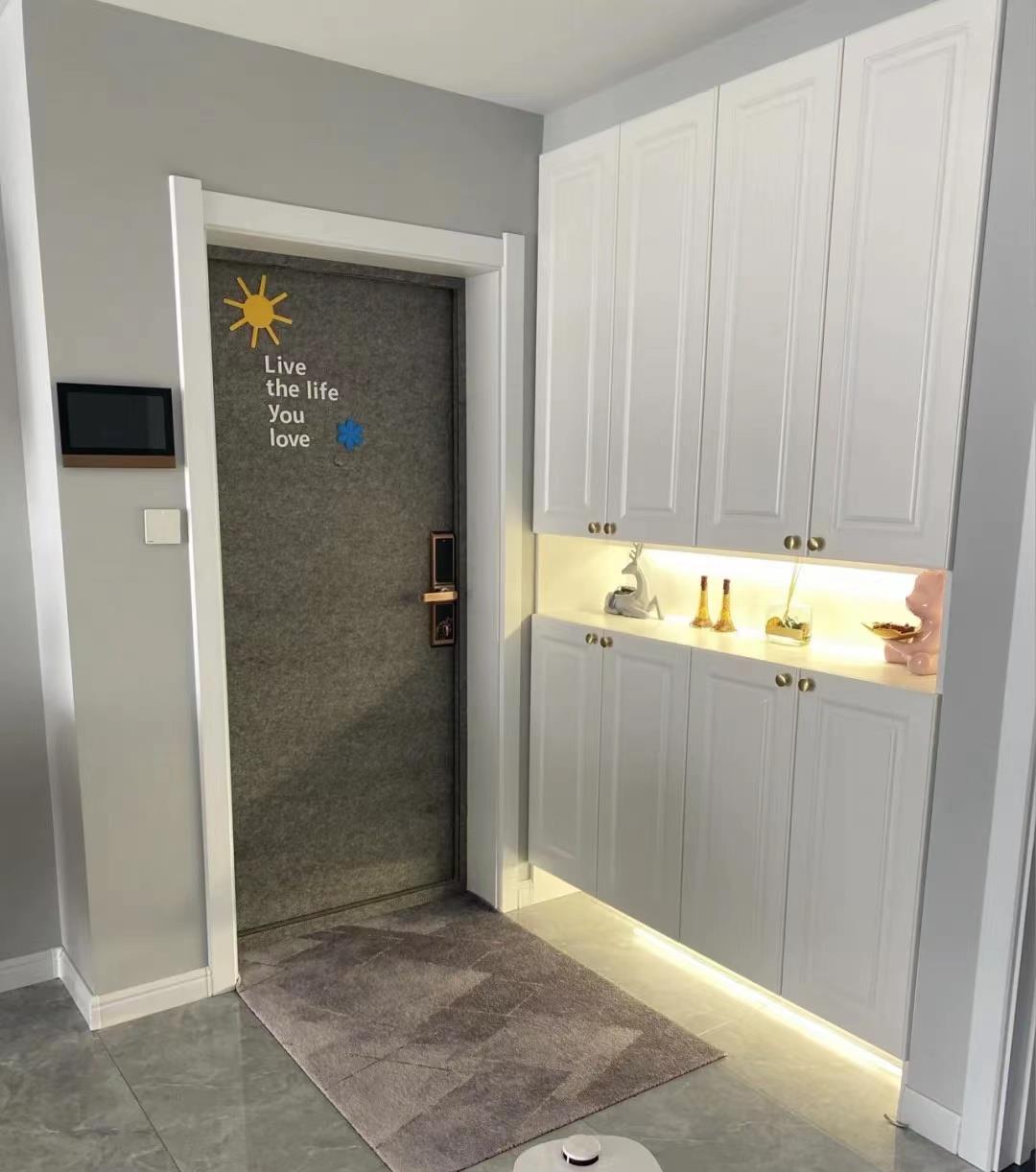 就喜欢这种恬淡安宁的感觉,一进门,整个人都感觉很轻松