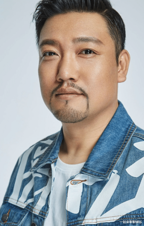 贾冰|从团长到连登3次央视春晚，迎娶美女妻子 贾冰背后究竟有什么人？