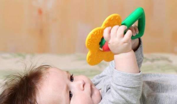 图图爸爸|孩子身上的这些“小动作”，说明大脑发育达标，将来是个聪明娃