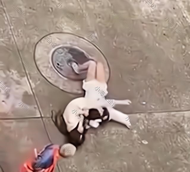 江西 互揪头发、撕衣服，江西两女子为争夺男友当街互殴，奋战一夜