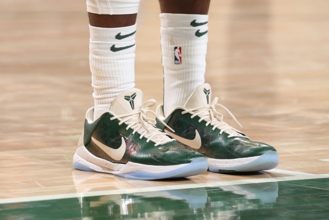 陈博主潮物Sneaker|NBA球员上脚：字母哥哥上脚Freak 3，保罗·乔治上脚PG2.5