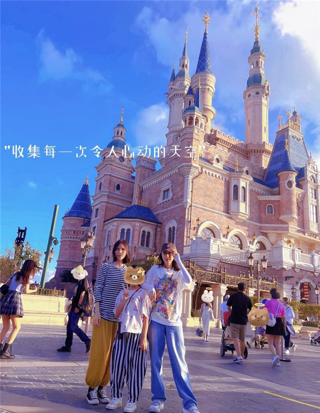 林心如|雷佳音老婆带女儿游玩迪士尼，北北变化很大，又长高了不少