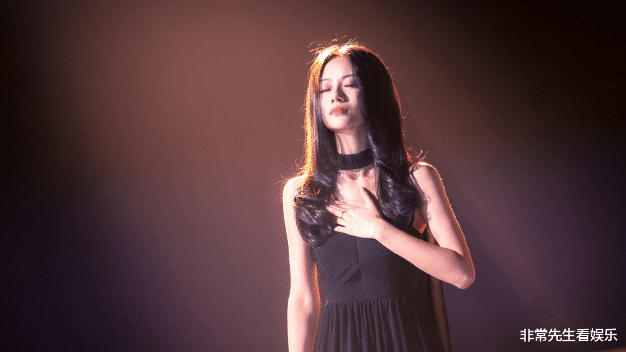 李克勤|《好声音》5强出炉，男选手全部淘汰，李克勤队的2个女生很争气