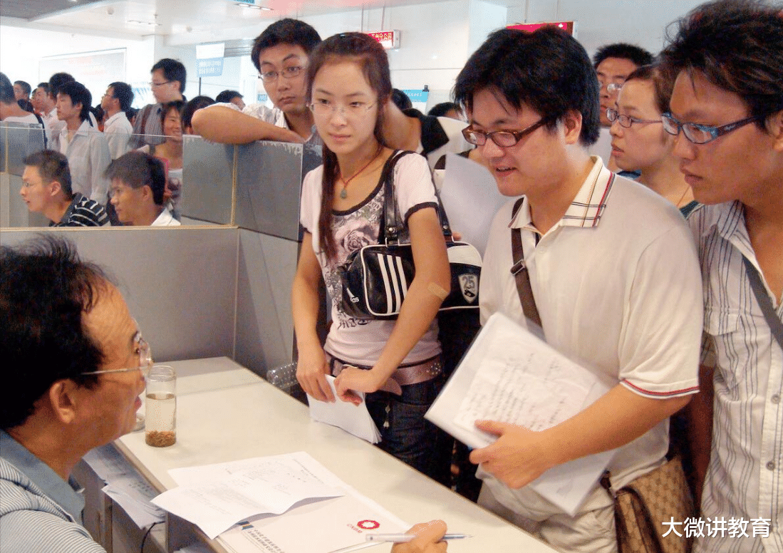 大学生|面对校招还是社招，毕业生该如何选择？两个选择未来大有不同