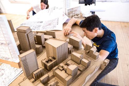 大学|上大学就轻松了？4个专业让你回到高三那年，又苦又累但回报高