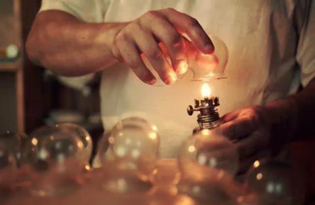 |胡博士说中医｜拔罐又火了，为什么运动员热衷于拔罐？