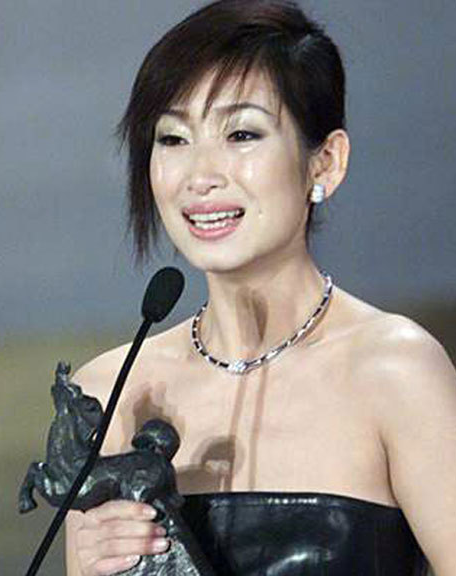 秦海璐|她京剧出身片酬过亿，嫁给大7岁丈夫，儿子却从来不肯喊她一声妈