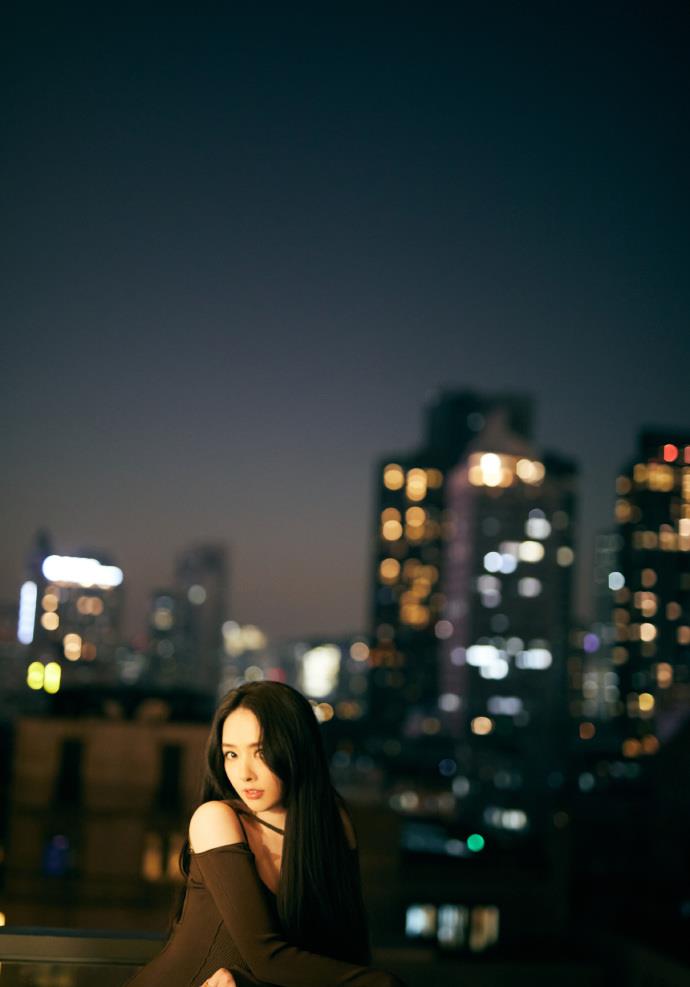 房姐地产观 37岁郭碧婷二胎提上日程？活动近照小腹隆起好明显，脸也变圆润了