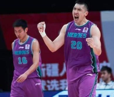 山东男篮|临阵换人？山东男篮新队长产生，徐长锁够狡猾啊