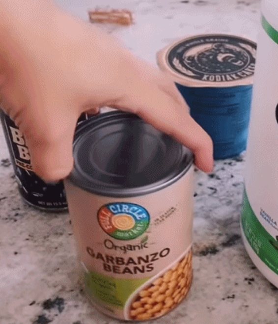 stephanie|女星靠卖自己屁狂赚近5万美元，网友目瞪口呆：500美刀一罐屁？！