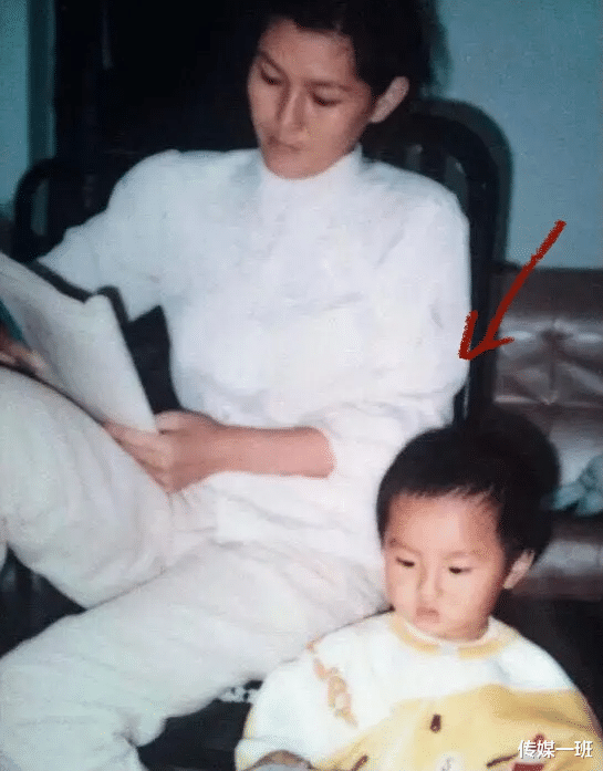 吴亦凡|“妈妈，名与利对你那么重要吗？”妈宝男吴亦凡和虎妈吴秀芹