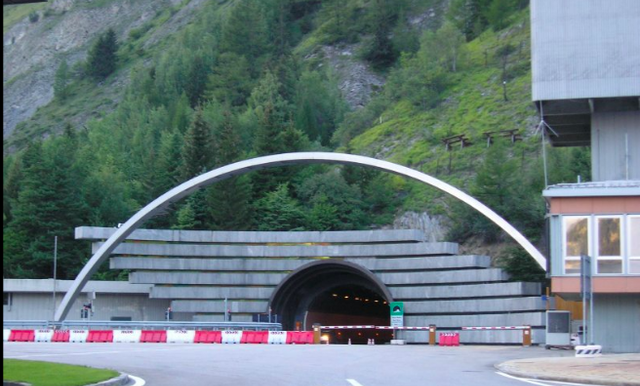 高高的厨房天地 隧道变火葬场？千度高温焖烧53小时，一周后进入惨不忍睹！