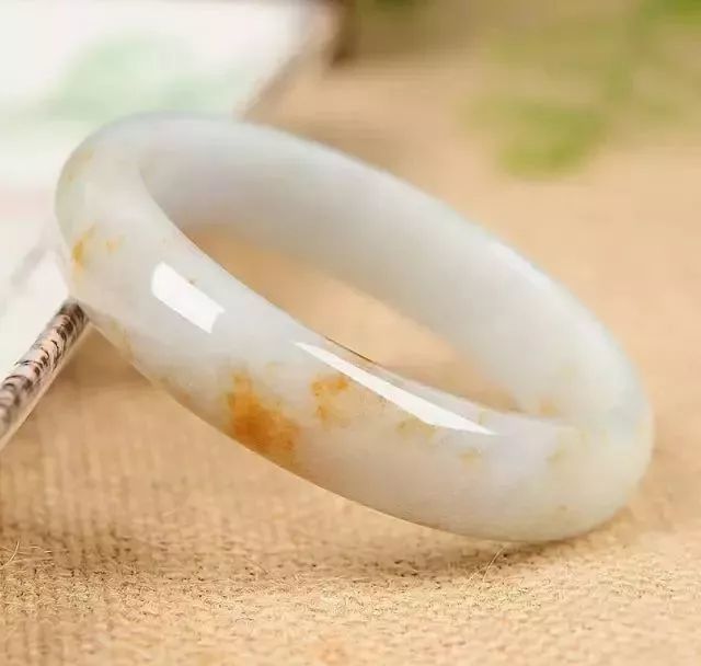 翡翠|翡翠有这些“瑕疵”后，身价立马翻百倍！