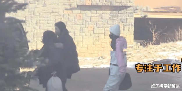 Angelababy|与黄晓明妈罕同框!baby与婆婆无交流,4岁儿子身高到她腰