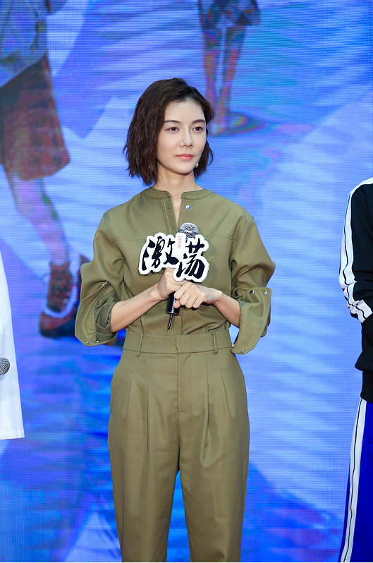 穿衣搭配|果然人美穿什么都好看,即使车晓的打扮有些简单,但看着也很高级