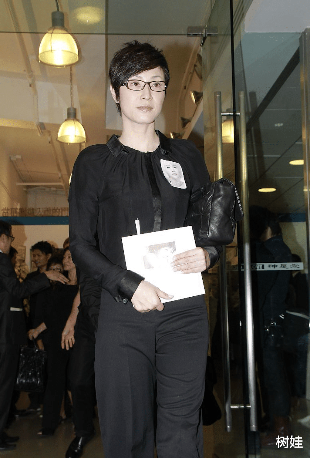 罗慧娟|陈法蓉为罗慧娟庆祝56岁冥寿,连续九年送祝福,感慨只能重温旧照