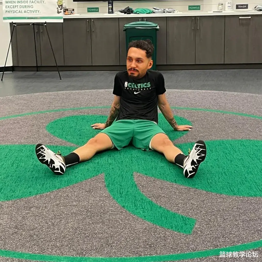 凱爾特人隊|史上最爛首秀！10投0中+0分2板2斷2帽！5年8500萬！扎心啊