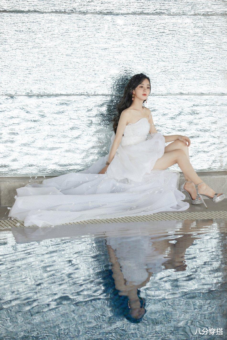 穿衣搭配|知性干练的职场穿搭示范，潇洒利落又有气场，彰显霸气的一面