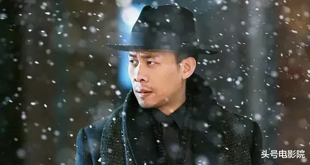 李晨|42岁李晨演17岁学生被嘲，张译留言调侃，网友让他给年轻人机会