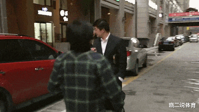 小姐姐 “公司团建，男同事各选择一名女同事回家”评论是魔鬼吗？哈哈哈