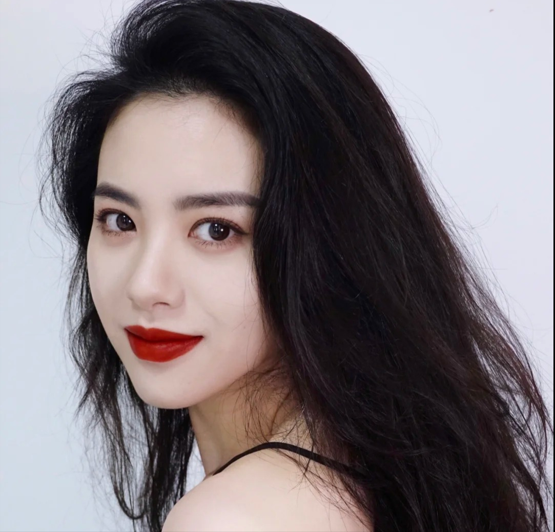 口红|黑黄皮女生闭眼入的3支口红，滋润不拔干，超显白！