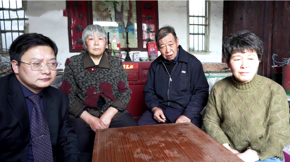 娱乐星闻精选 法院如何回应南大碎尸案家属撤诉?受害人律师揭秘学校两点违法处