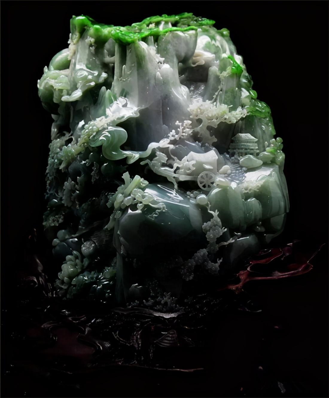 翡翠|赌石垮得一塌糊涂，却被雕工师傅加工成了传世精品